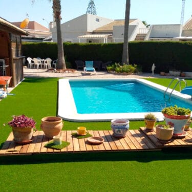 Césped artificial en Córdoba para piscinas